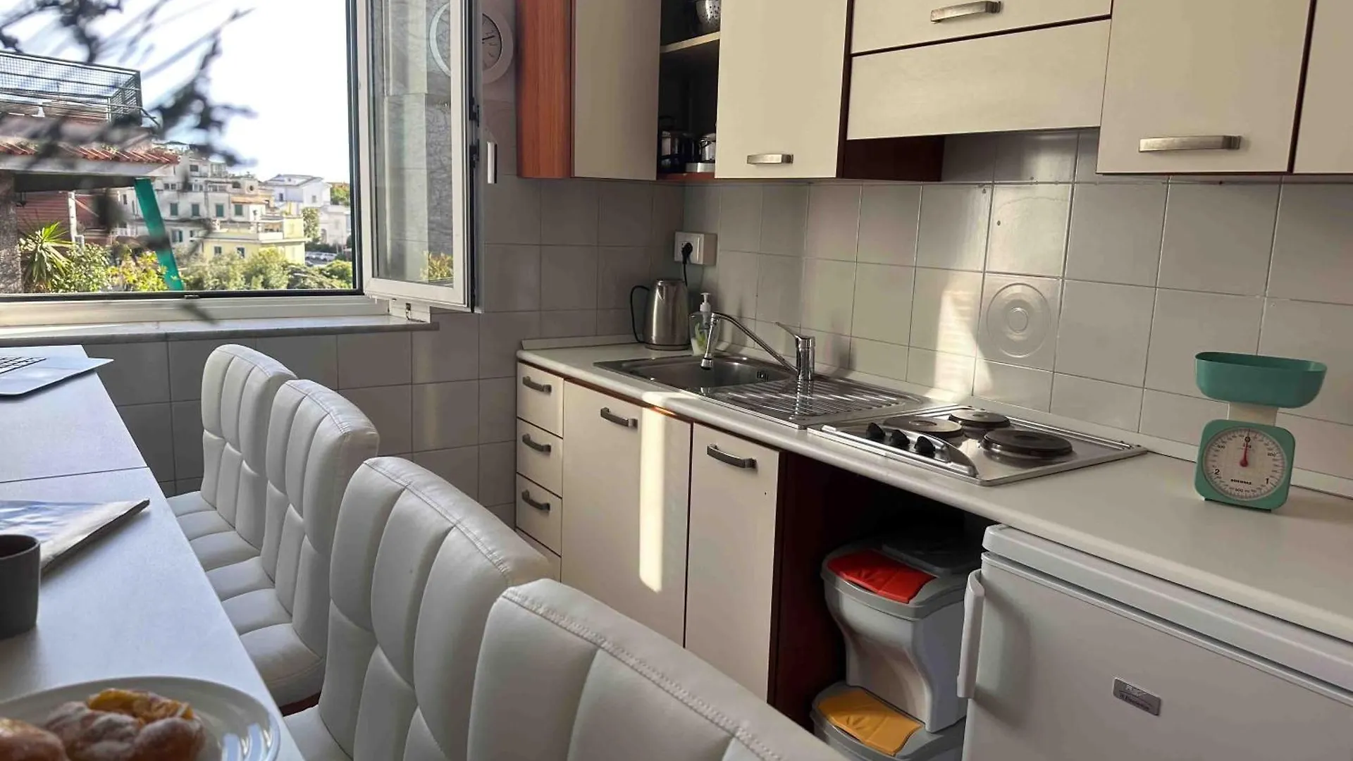 Lovely Panoramic Studio Rome Apartment