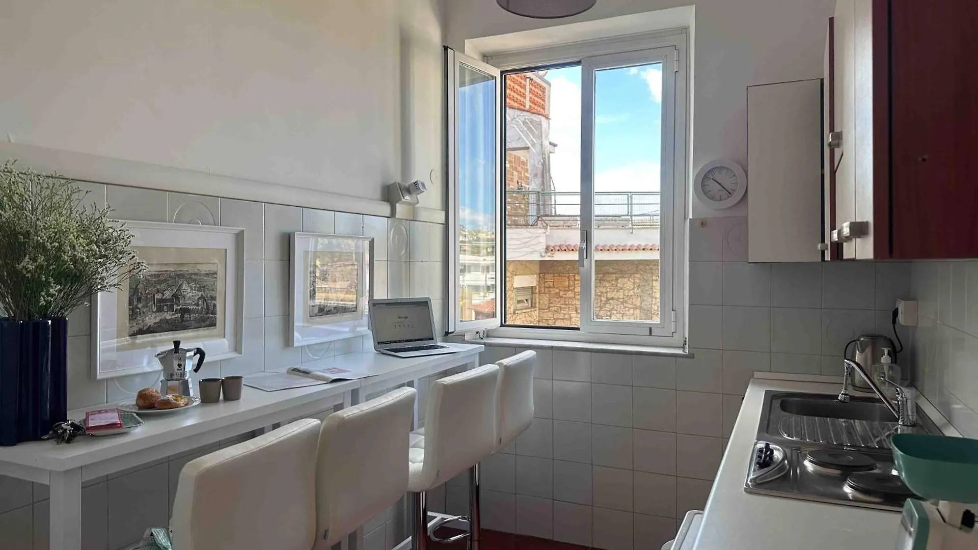 Lovely Panoramic Studio Rome Apartment